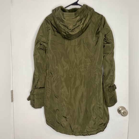 Sam Edelman Faux Fur Lined Water Repellent Hooded Raincoat - Picture 6 of 10